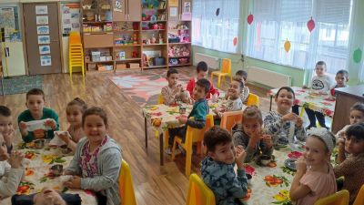 Приказка в рими "Баба Мравка и лечебните билки" 4